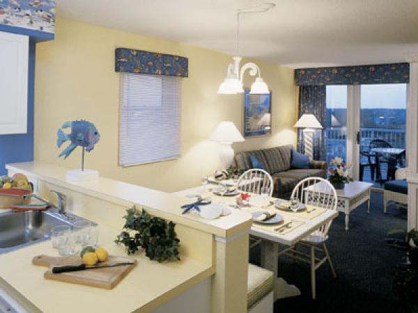 Kitchen & Dining Area