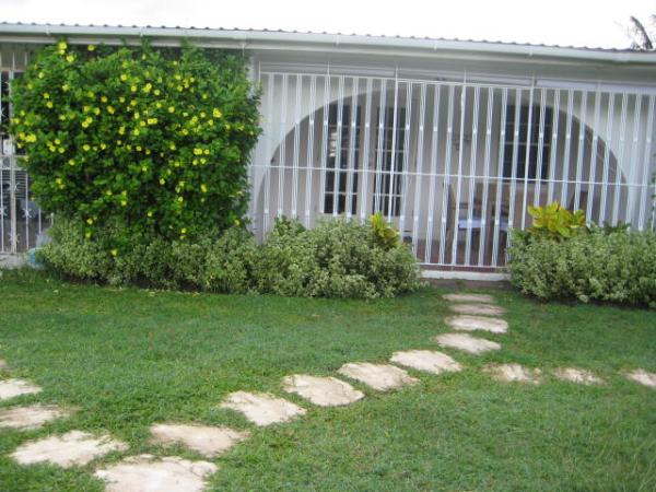 One double bedroom apartment close to the beach