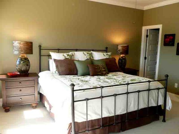 Downstairs King Bedroom - Private Bath - Views!