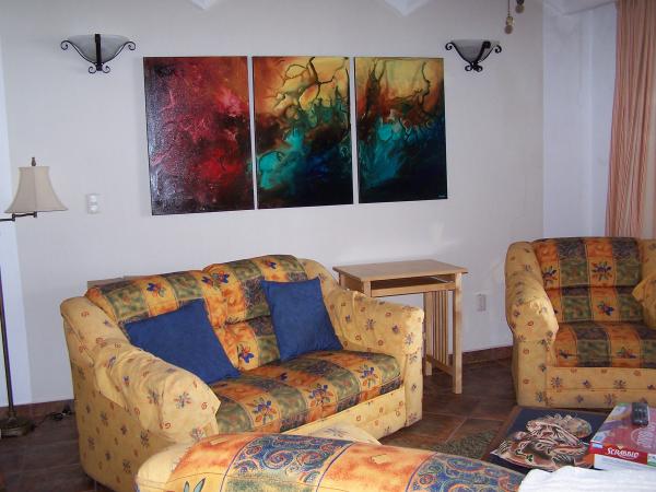 Comfortable Living room has 42