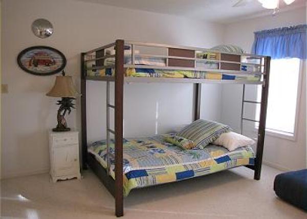  Bedroom 02 with Full-Full Bunk Beds 