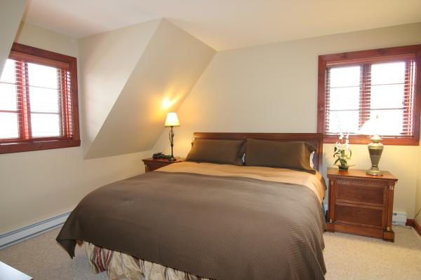 Ensuite Master Bedroom with King Size Bed 