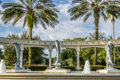 EMERALD ISLAND RESORT WELCOMES YOU.