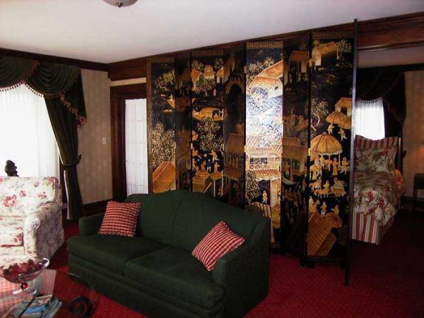 Master Suite Chinese Partition