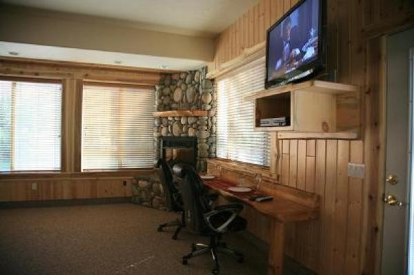 Fireplace & Flat Screen TV