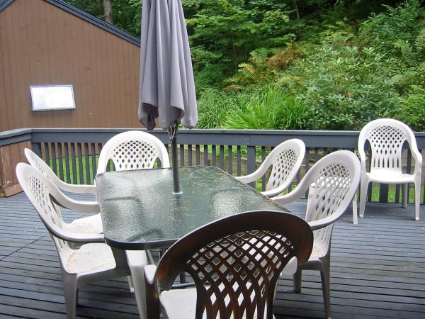 Huge Wraparound deck + 2 private decks