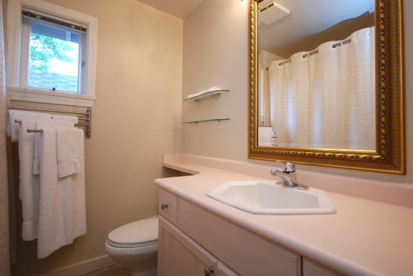 bathroom-tub and shower