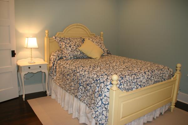 Bedroom 3  with Lemon Twist and Whtie