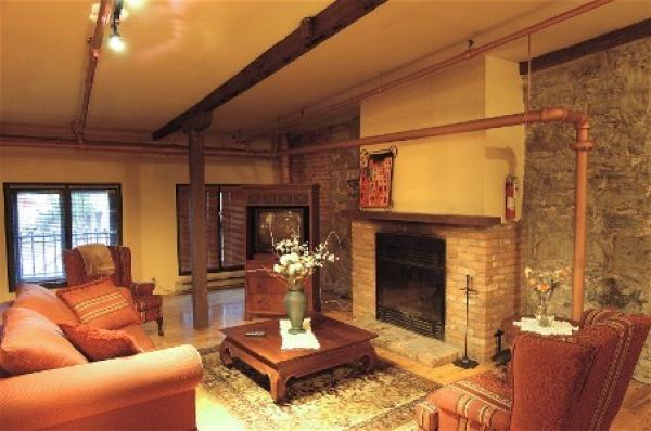 Loft Superior's Living Area 