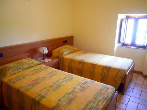 La Cascinella Twin Bedroom