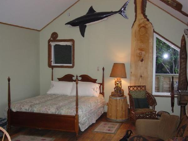 Ship's Wheel Suite