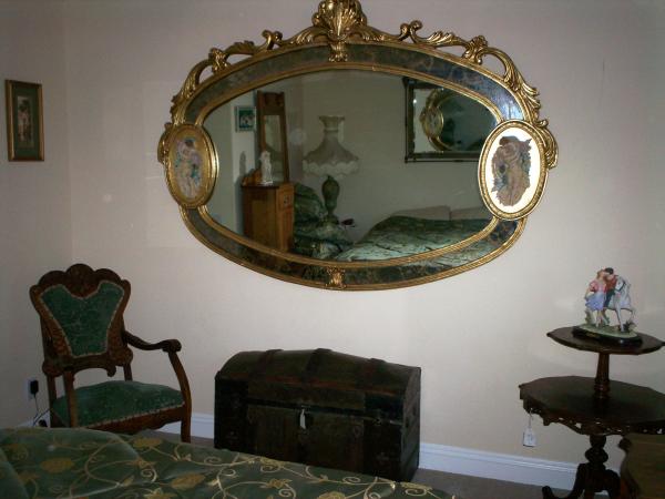 Upstairs Lovers Room