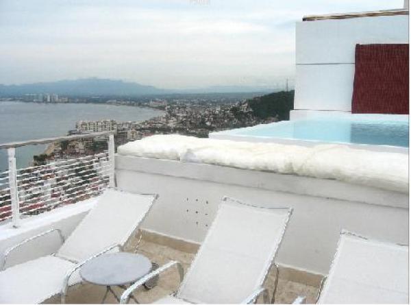 City view from upper floor pool/sundeck area