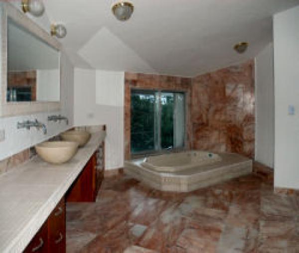 Romero master bathroom