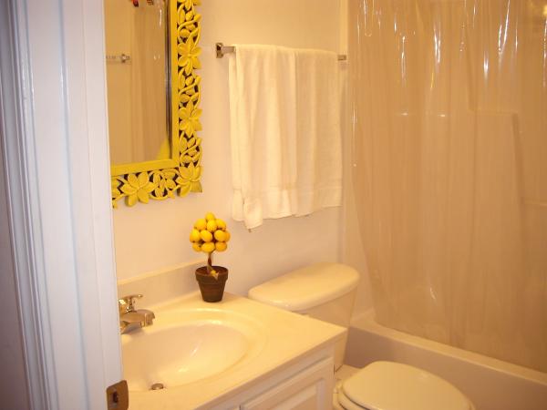 2nd Bathroom