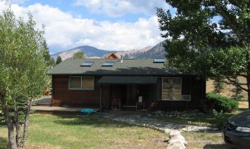 Clinton, Montana, Vacation Rental Cabin