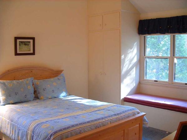 Upstairs bedroom with queen bed