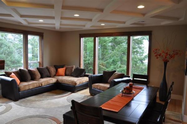 Dining & Living Area