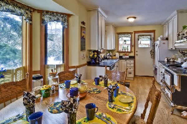 ELMIRA Country Kitchen & Dining View