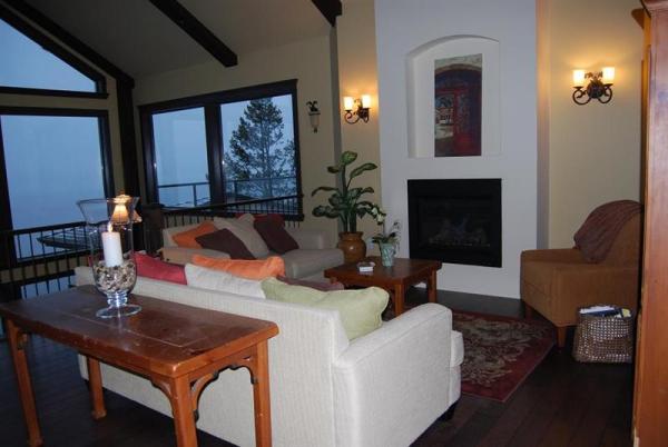 Sitting Room On 1st Floor