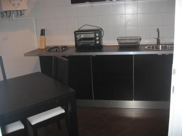 Apt 4B Kitchen room