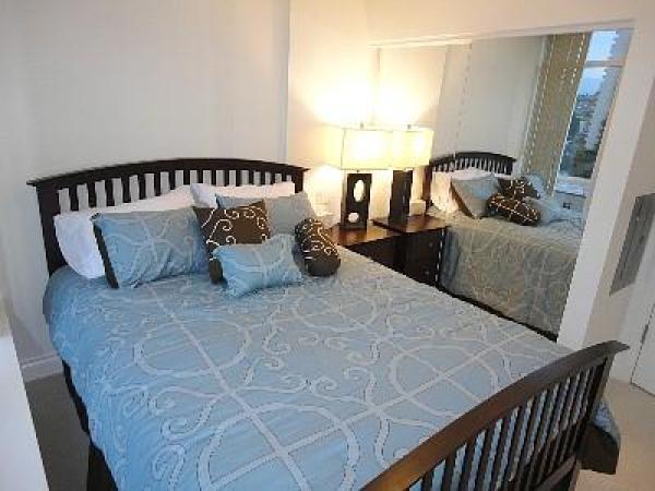 Second bedroom with mountain view.