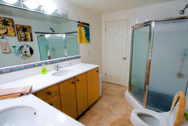 4th bedroom with queen size bed