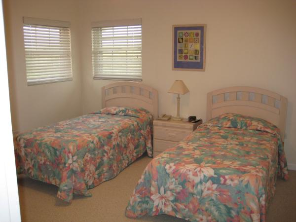 Twin Bedroom
