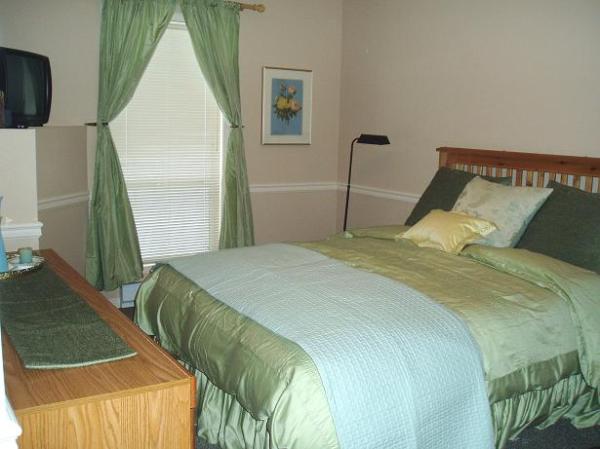 Master Bedroom - Sleeps 2