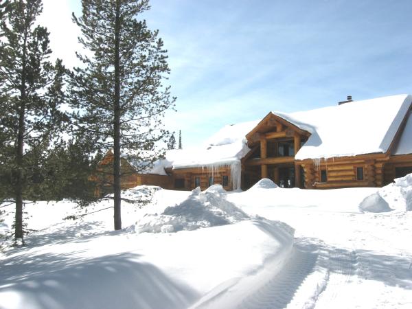 driveway entrance