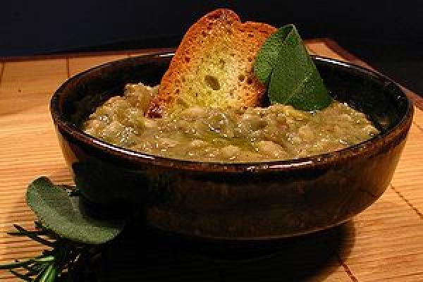 Characteristic Tuscan soup 