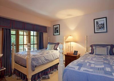 Whistler Chalet twin bedroom