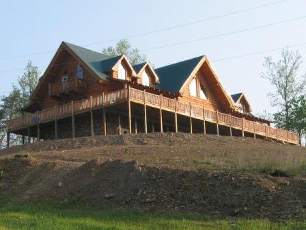 Moose Hollow Lodge