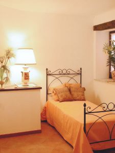 Bedroom with two single beds