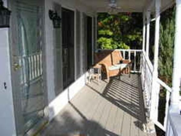 Fronte Porch