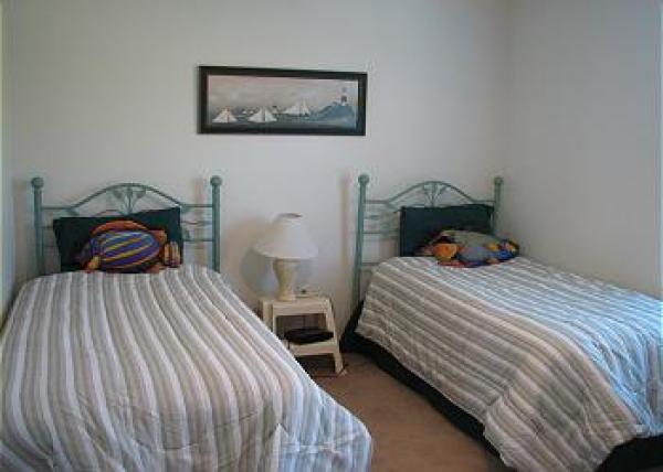 Twin Bedroom 
