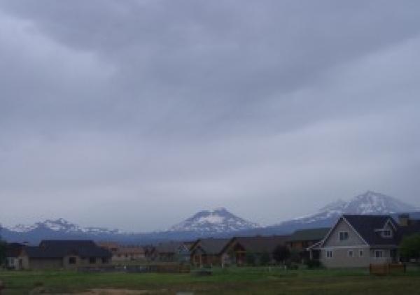 3 Sister Mountains