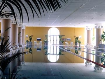25 metre Indoor pool with excellent facilities at the Spa