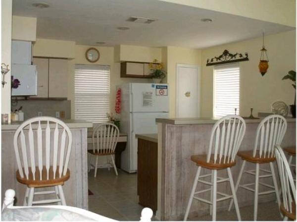 Dining Area & Kitchen