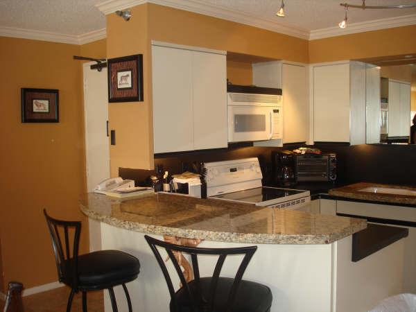 Kitchen with Breakfast Bar