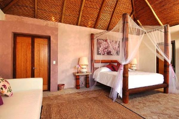 Master Bedroom with ocean view-private terrace