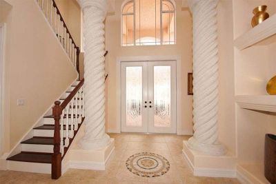 Villa Grand Paradiso hallway