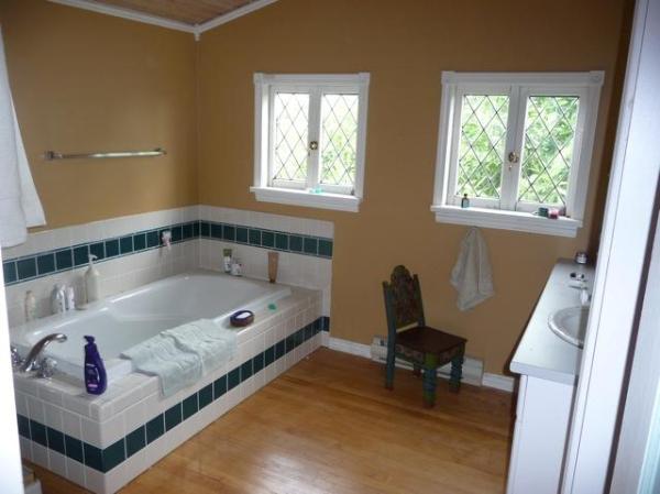 Upstairs Bathroom