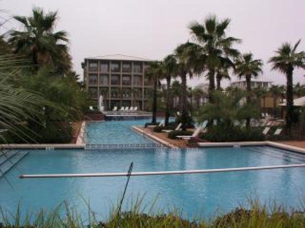 Lagoon Pool Complex