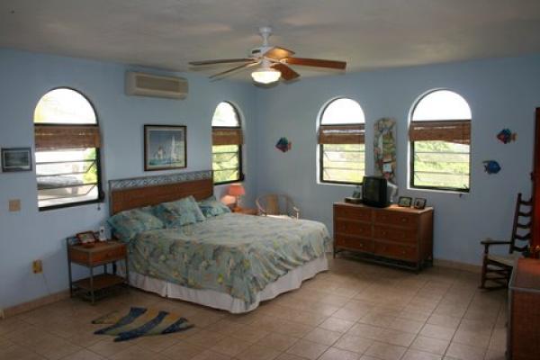 Kind sized Bedroom Suite