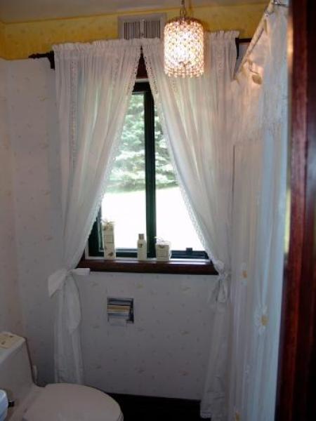 Full Bathroom Main Floor