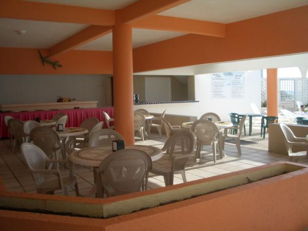 OnSite Restaurant/Bar for Breakfast and Lunch