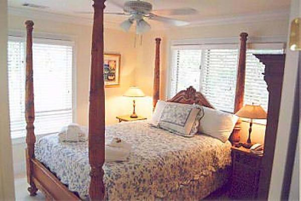 2nd Floor Queen Bedroom Suite