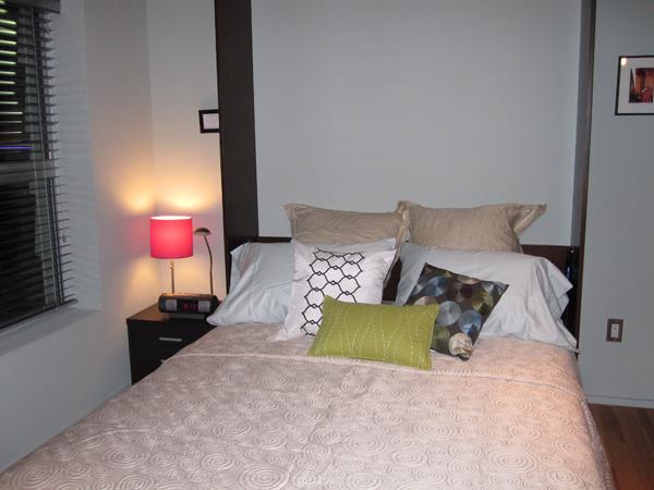 Queen bed with quality linens