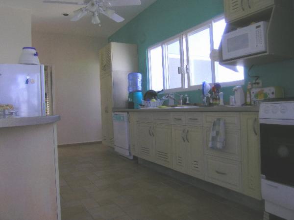 Communal Gourmet Kitchen